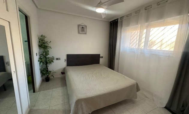 Sale - Apartment / flat -
Torrevieja - torrevieja