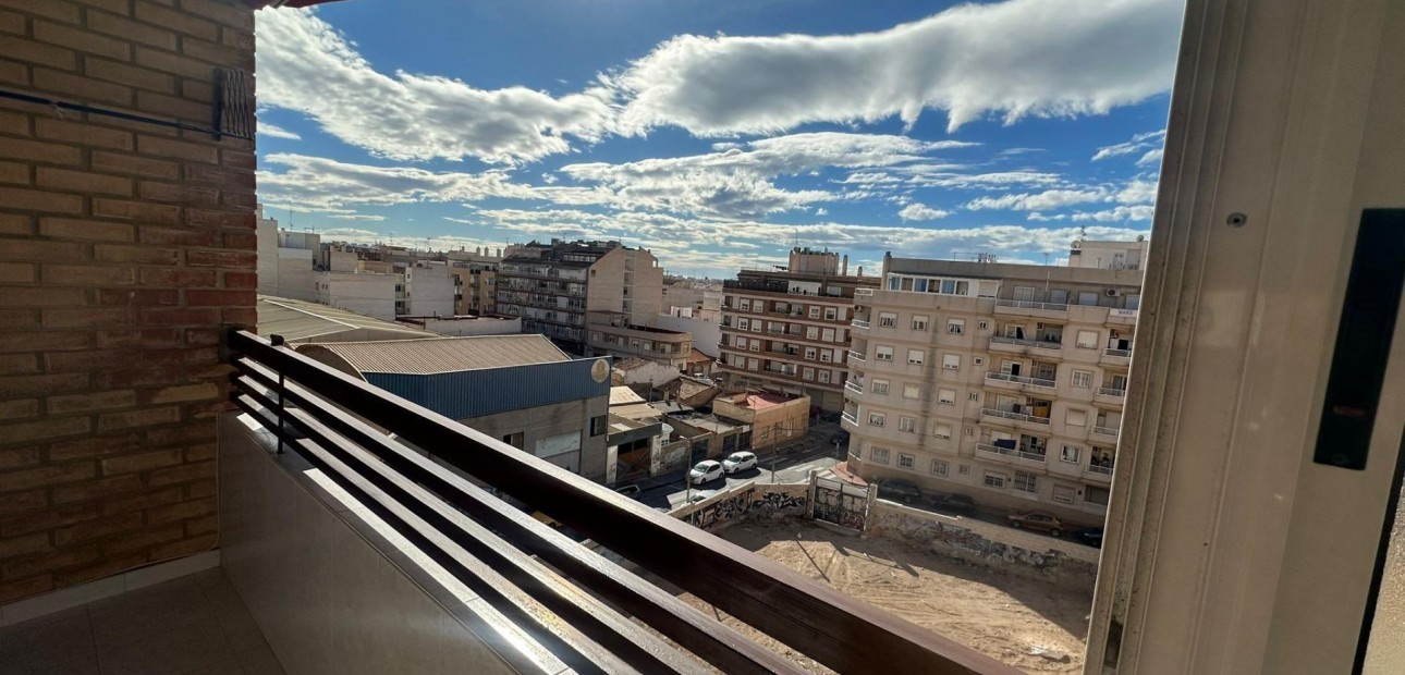 Sale - Apartment / flat -
Torrevieja - torrevieja