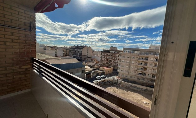 Sale - Apartment / flat -
Torrevieja - torrevieja