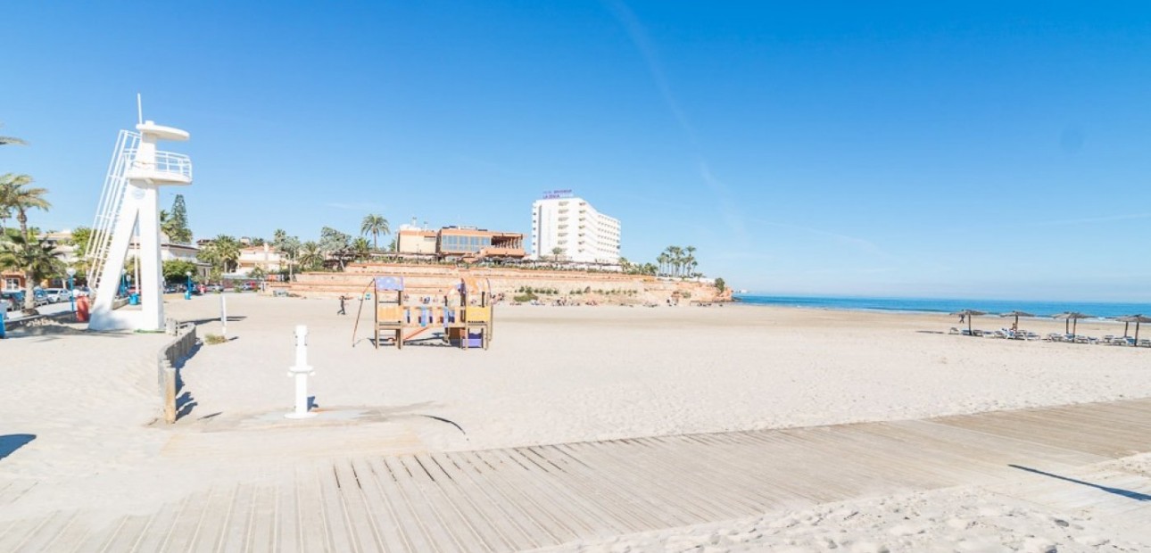 Herverkoop - Ground Floor -
Orihuela Costa - Playa Flamenca