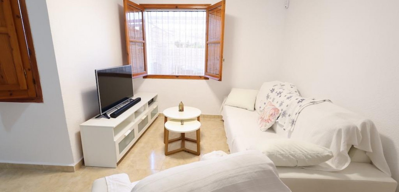 Venta - Bungalow -
Orihuela Costa - Cabo Roig