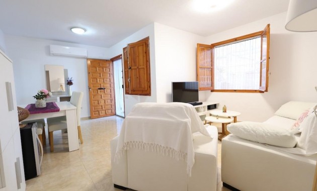 Venta - Bungalow -
Orihuela Costa - Cabo Roig