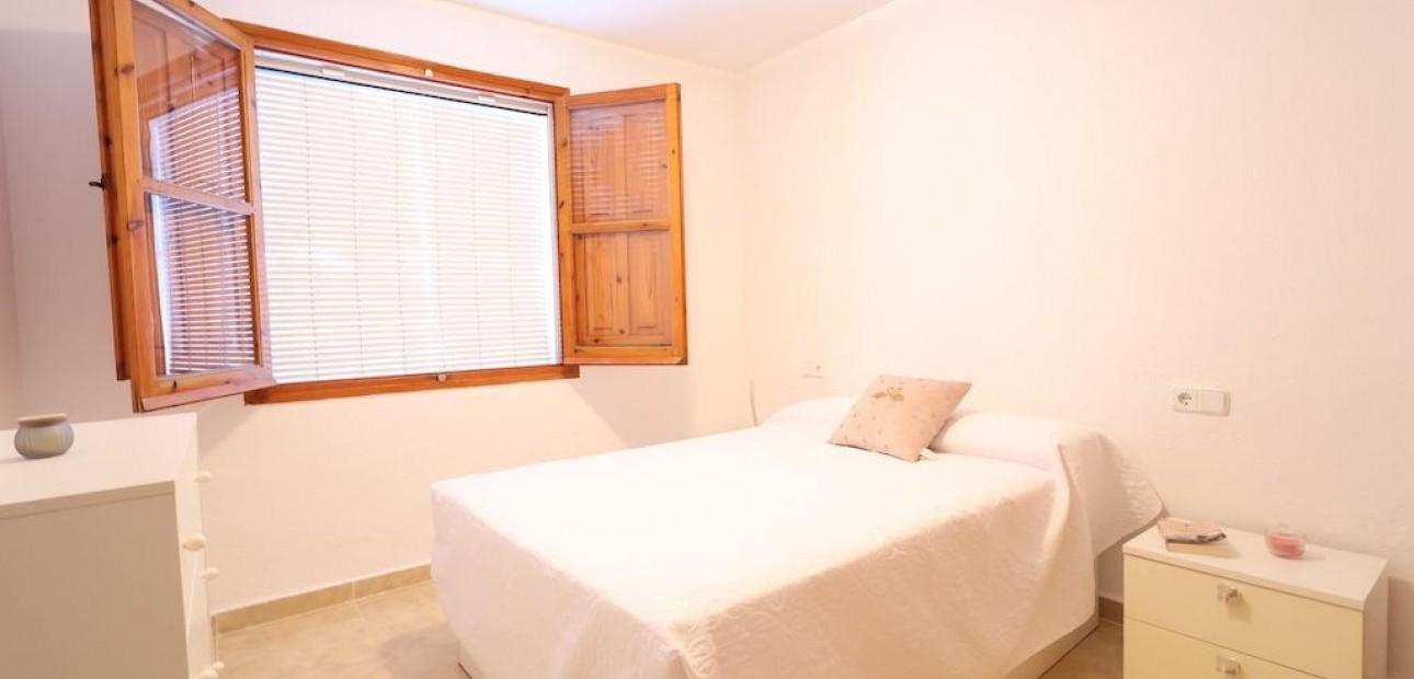 Sale - Bungalow -
Orihuela Costa - Cabo Roig