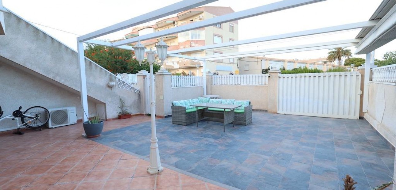 Sale - Bungalow -
Orihuela Costa - Cabo Roig