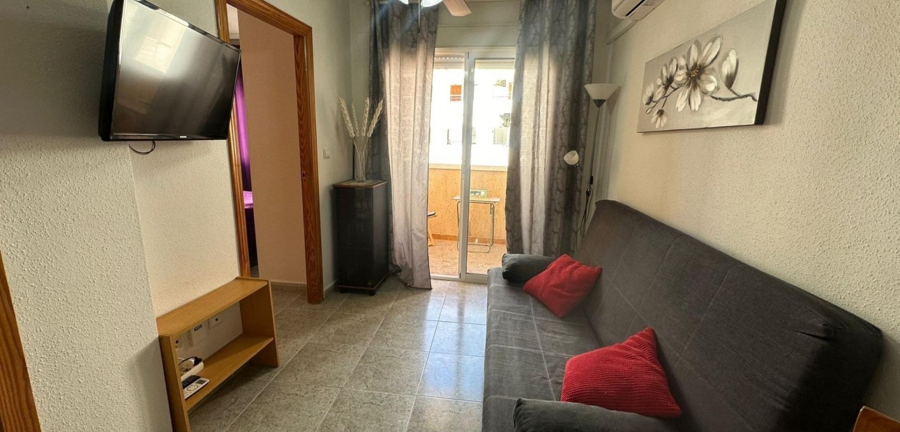 Herverkoop - Appartement / flat -
Torrevieja - Estacion de autobuses