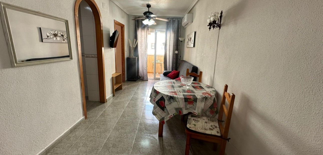 Herverkoop - Appartement / flat -
Torrevieja - Estacion de autobuses