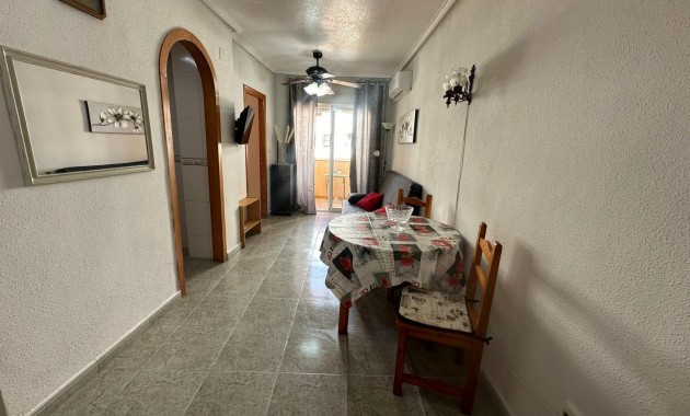 Herverkoop - Appartement / flat -
Torrevieja - Estacion de autobuses