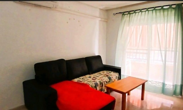 Sale - Apartment / flat -
Torrevieja - Centro