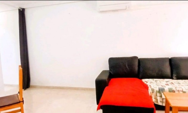 Sale - Apartment / flat -
Torrevieja - Centro