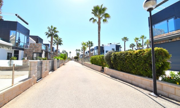 Sale - Apartment / flat -
Orihuela Costa - Lomas de Cabo Roig