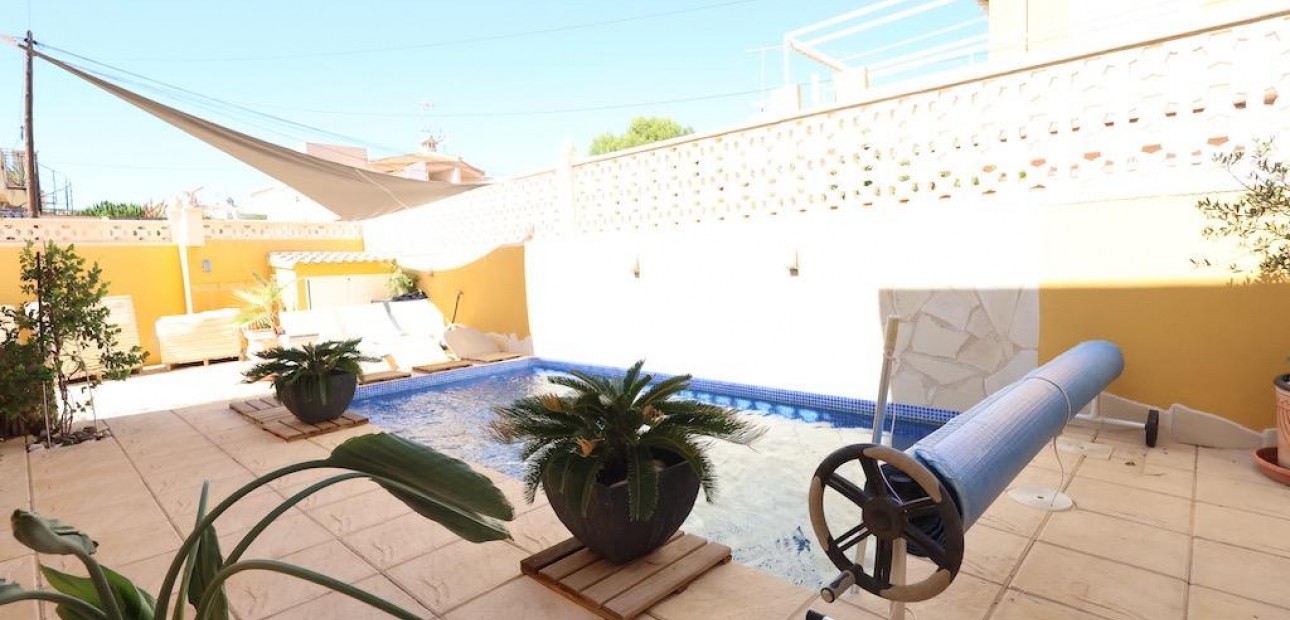 Sale - Terraced house -
Orihuela Costa - Lomas de Cabo Roig