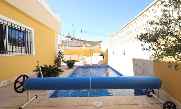 Herverkoop - Terraced house -
Orihuela Costa - Lomas de Cabo Roig