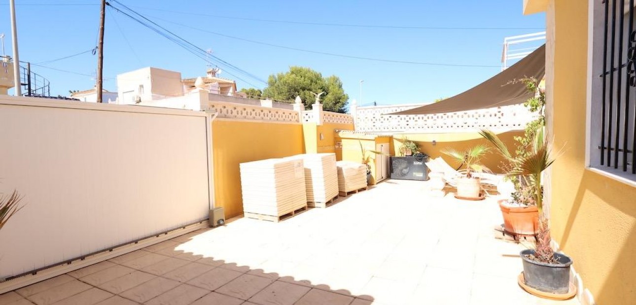 Herverkoop - Terraced house -
Orihuela Costa - Lomas de Cabo Roig