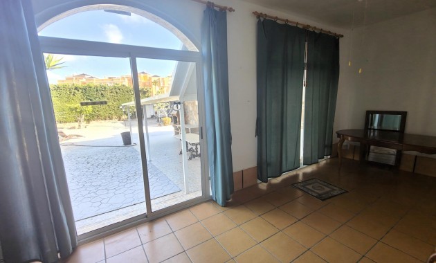 Sale - Villa -
Orihuela Costa - Campoamor