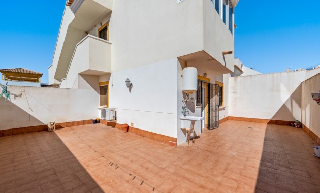 Sale - Apartment / flat -
Orihuela - Entre Naranjos Vistabella