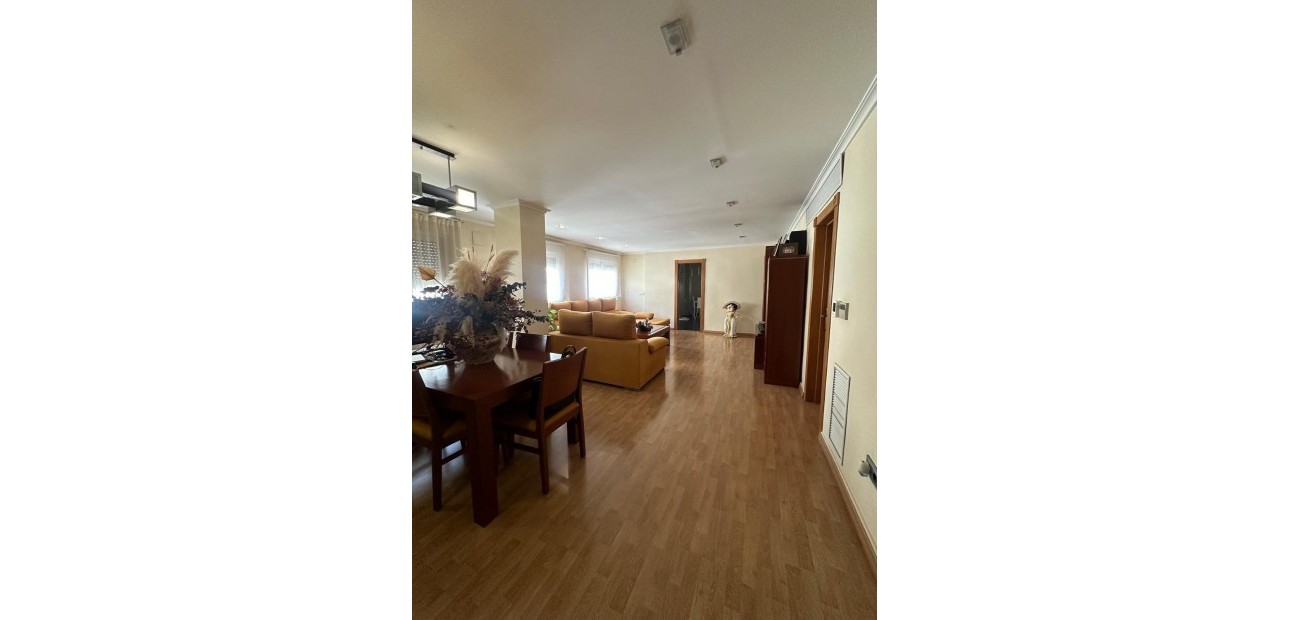 Sale - Apartment / flat -
Torrevieja - Centro