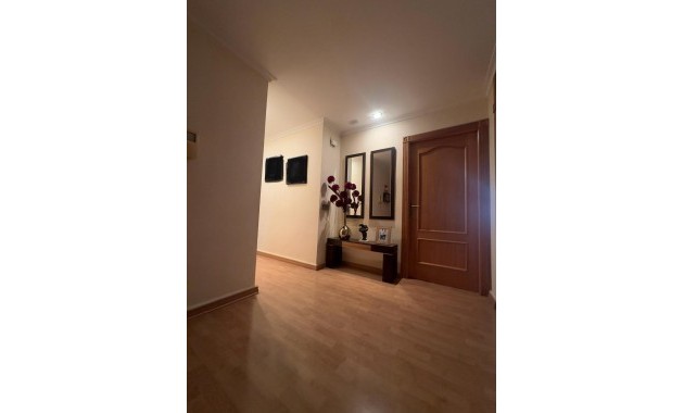 Sale - Apartment / flat -
Torrevieja - Centro