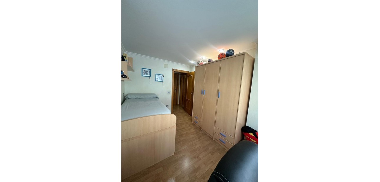 Sale - Apartment / flat -
Torrevieja - Centro