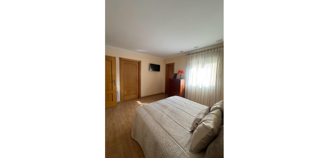 Sale - Apartment / flat -
Torrevieja - Centro