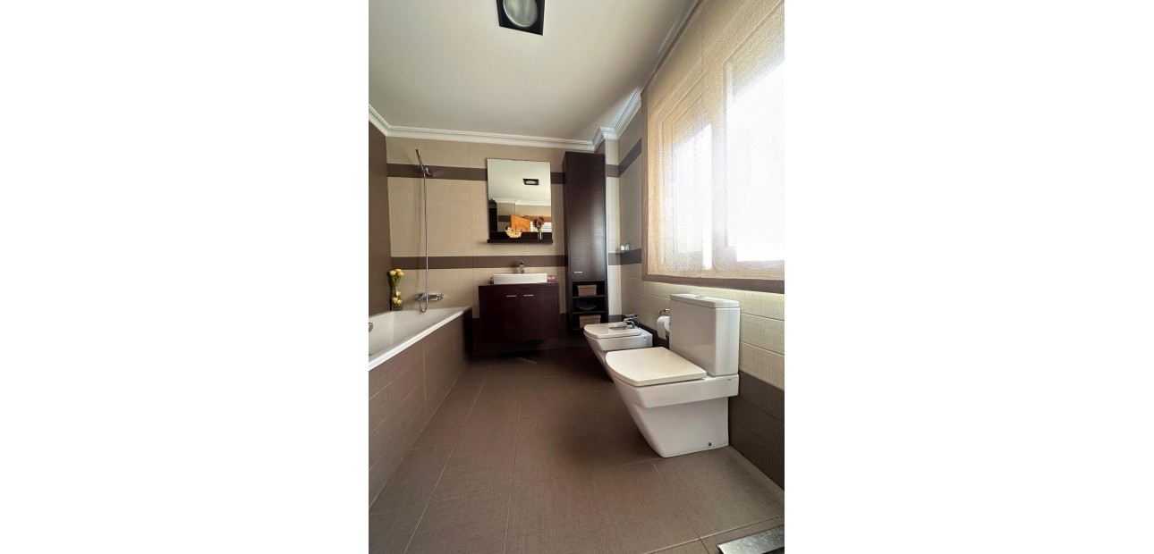 Sale - Apartment / flat -
Torrevieja - Centro