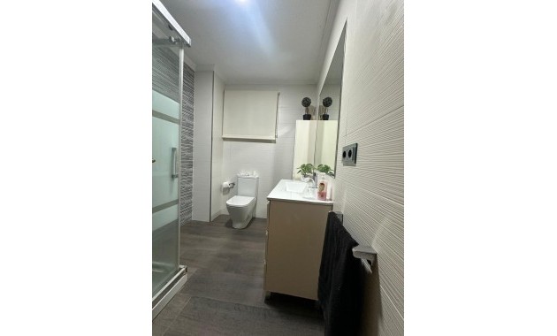 Sale - Apartment / flat -
Torrevieja - Centro