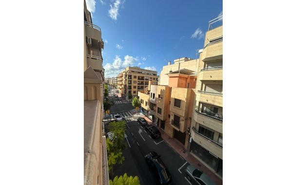 Herverkoop - Appartement / flat -
Torrevieja - Centro