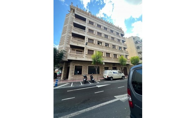 Sale - Apartment / flat -
Torrevieja - Centro