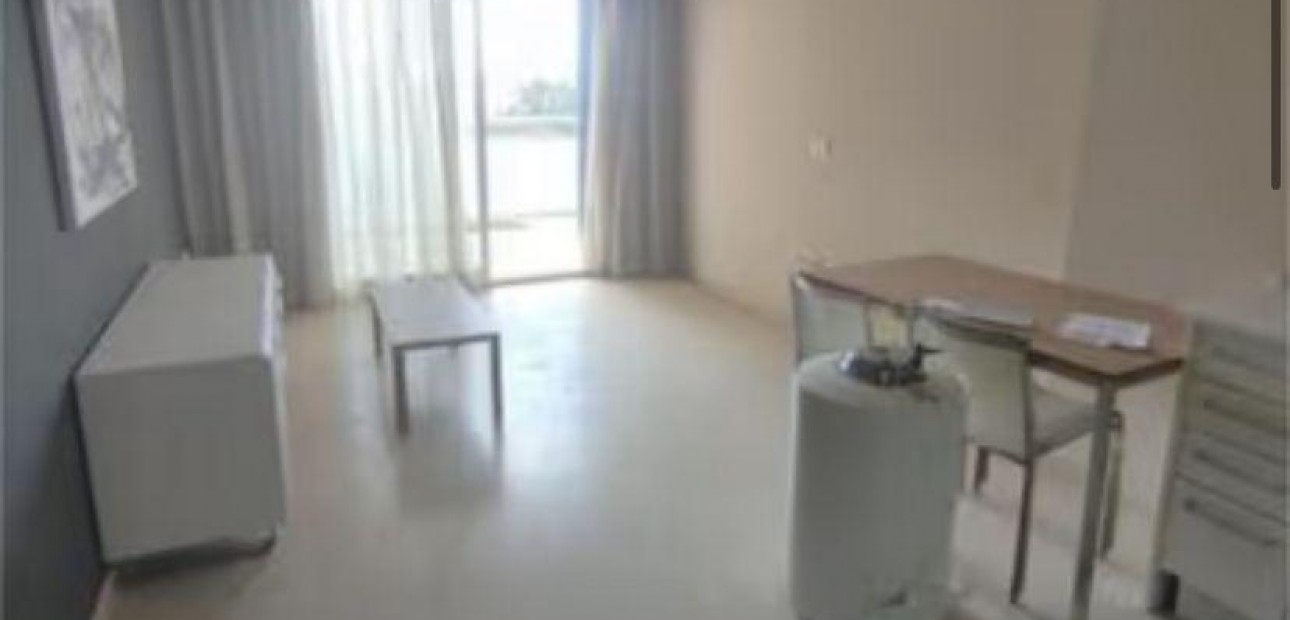 Sale - Apartment / flat -
Guardamar del Segura - Pueblo