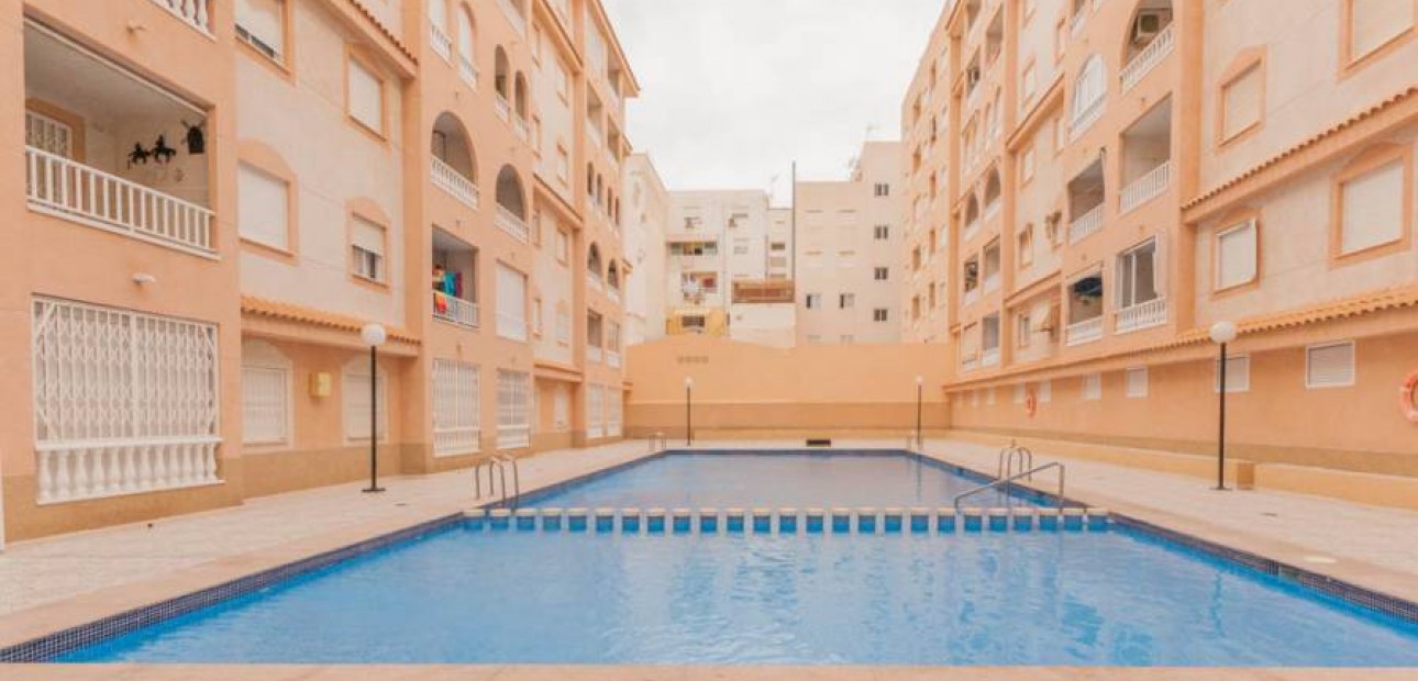 Verhuur - Appartement / flat -
Torrevieja - Centro