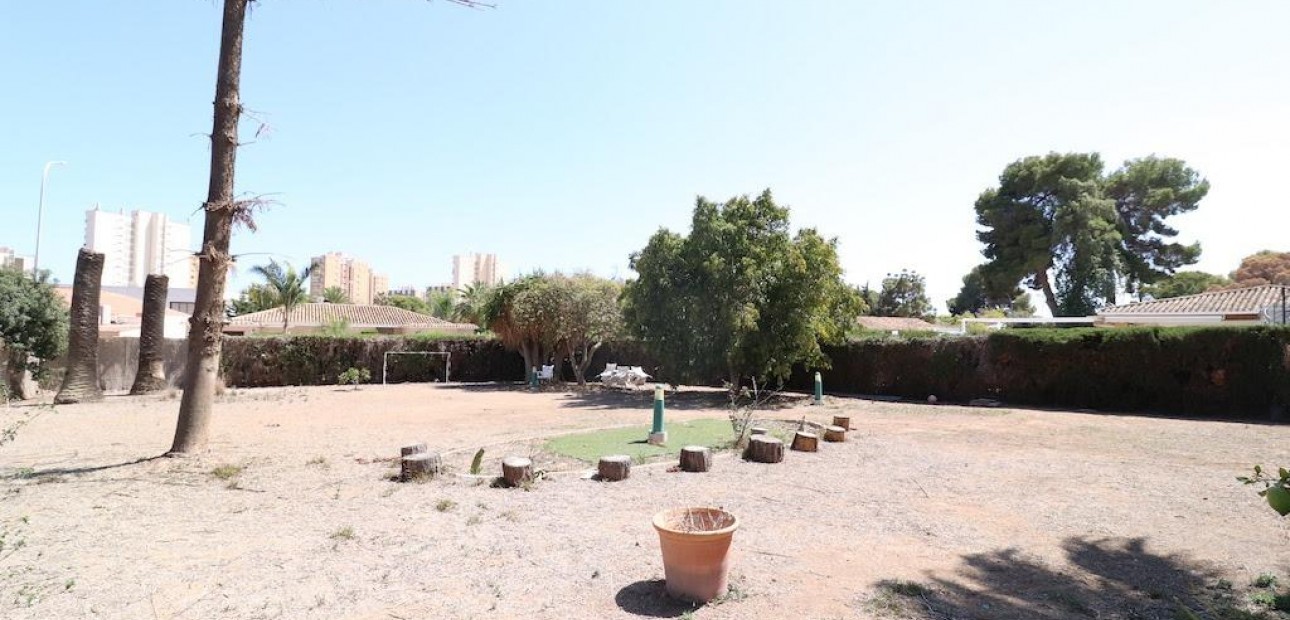 Sale - Plot / Land -
Orihuela Costa - Campoamor