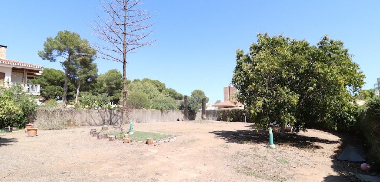 Sale - Plot / Land -
Orihuela Costa - Campoamor