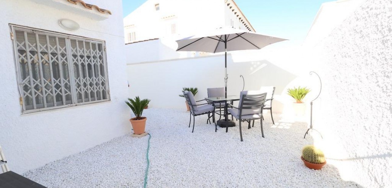 Sale - Bungalow -
Torrevieja - Los Frutales