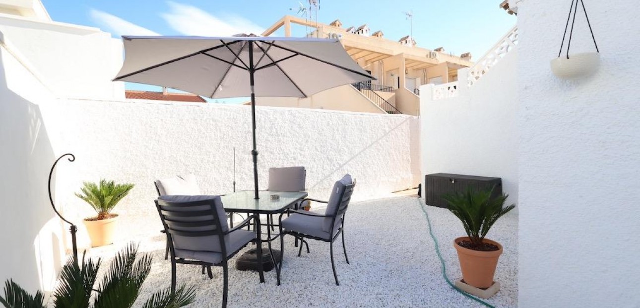 Sale - Bungalow -
Torrevieja - Los Frutales