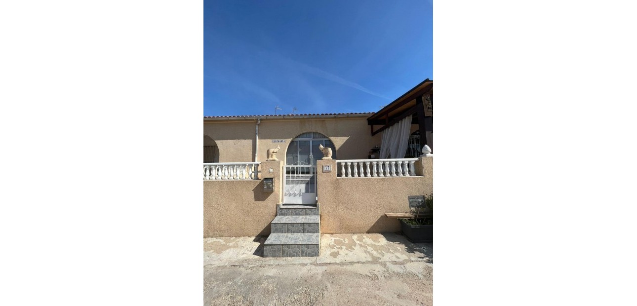 Venta - Terraced house -
Torrevieja - San luis