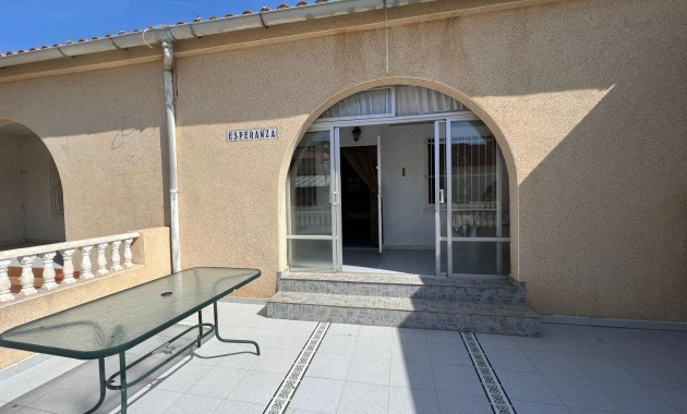 Venta - Terraced house -
Torrevieja - San luis