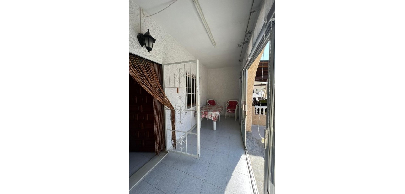 Venta - Terraced house -
Torrevieja - San luis