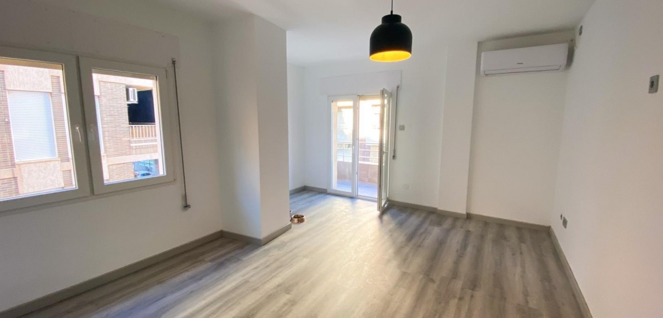 Venta - Apartamento / piso -
Torrevieja - torrevieja