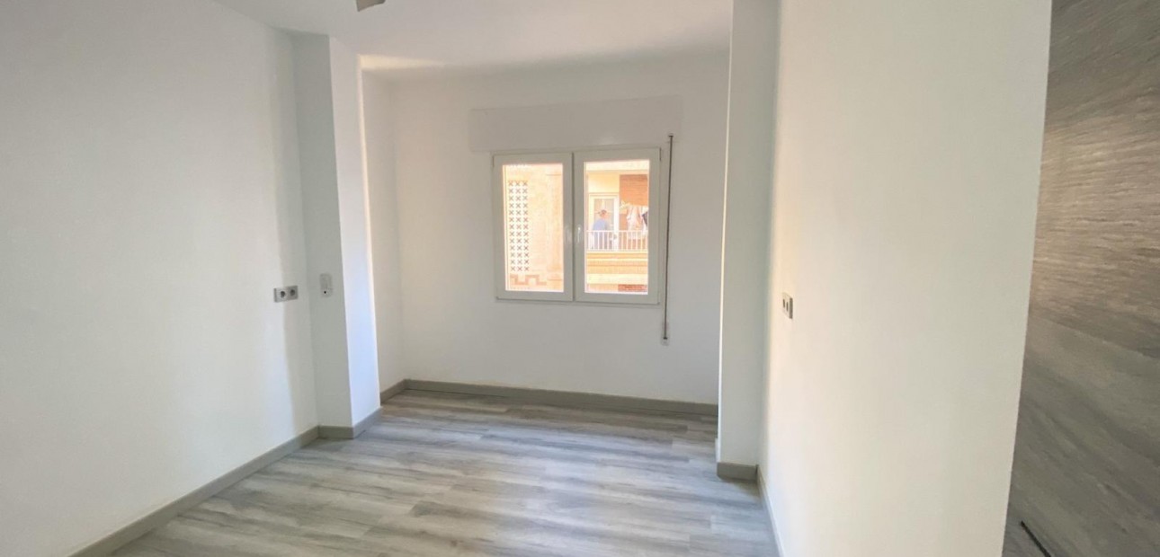 Venta - Apartamento / piso -
Torrevieja - torrevieja
