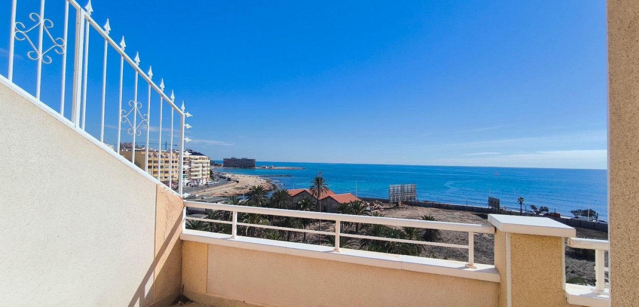 Herverkoop - Penthouse -
Torrevieja - Playa del cura