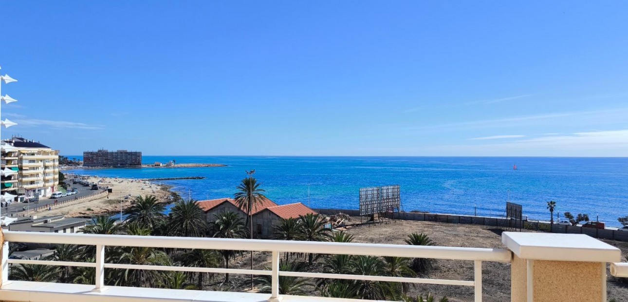 Herverkoop - Penthouse -
Torrevieja - Playa del cura