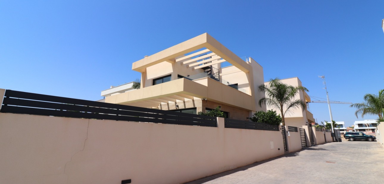 Venta - Detached Villa -
Los Montesinos - La Herrada