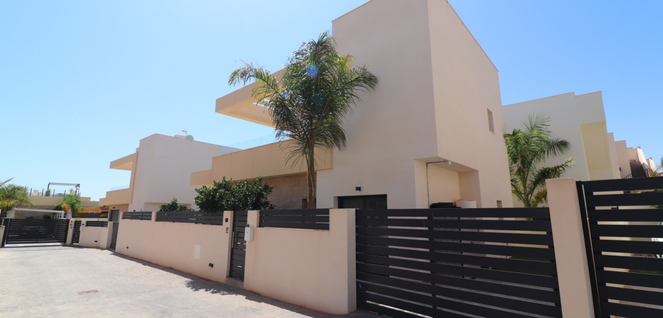 Herverkoop - Detached Villa -
Los Montesinos - La Herrada