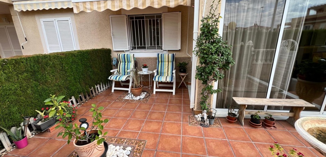 Venta - Bungalow -
Orihuela Costa - Punta Prima