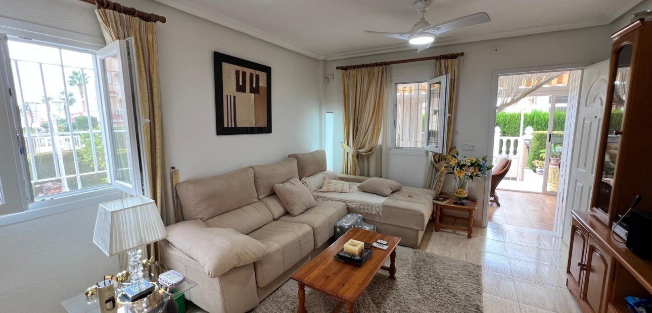 Venta - Bungalow -
Orihuela Costa - Punta Prima