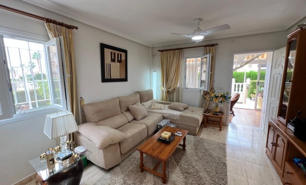 Venta - Bungalow -
Orihuela Costa - Punta Prima