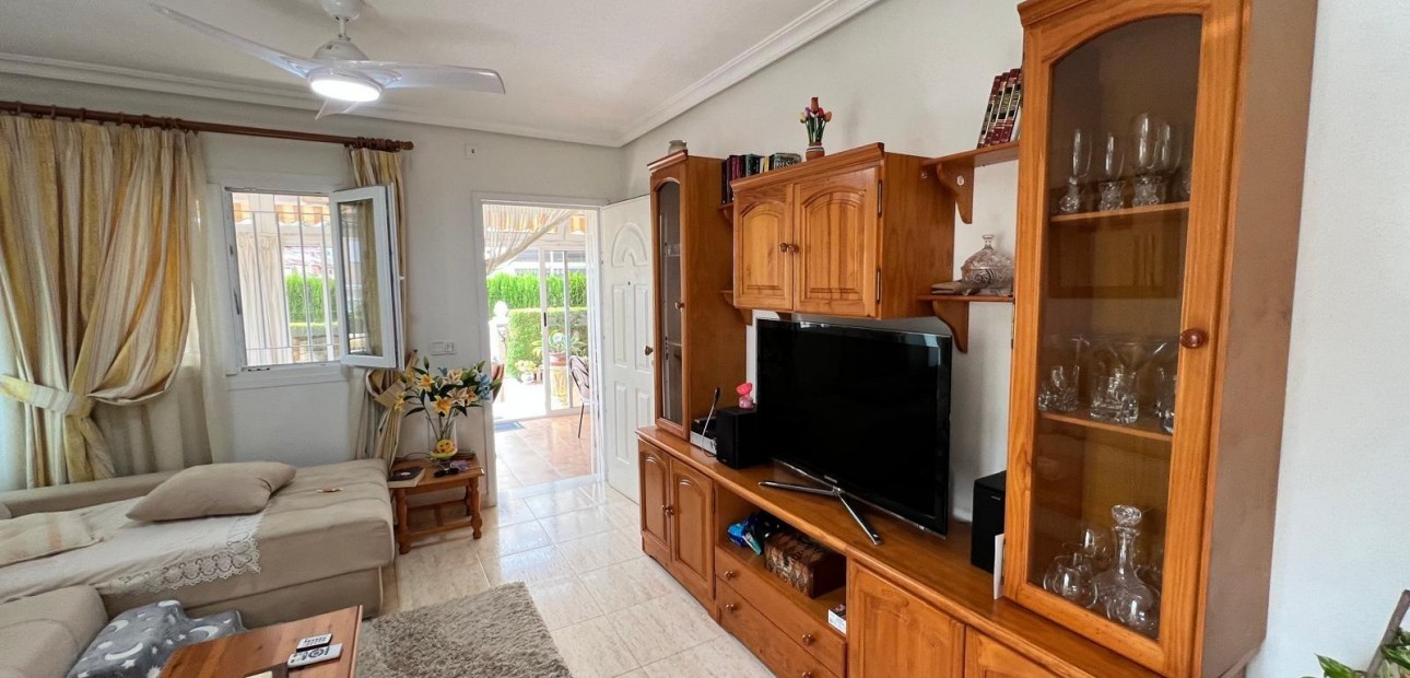 Venta - Bungalow -
Orihuela Costa - Punta Prima