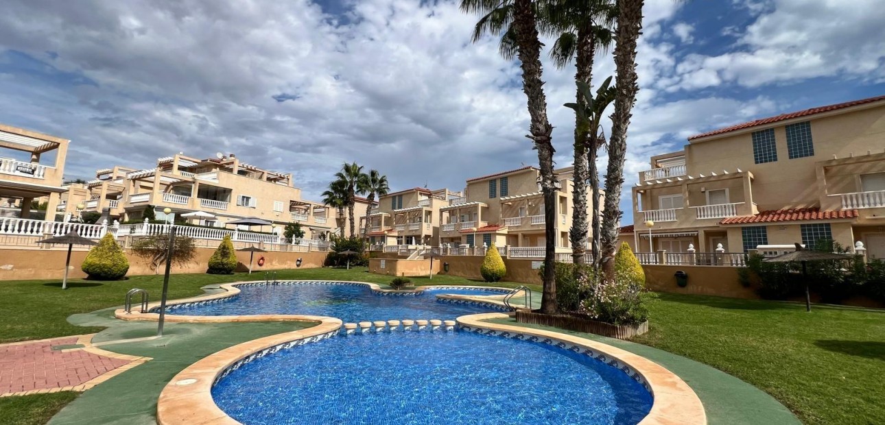 Venta - Bungalow -
Orihuela Costa - Punta Prima