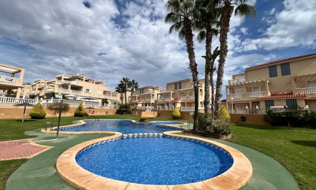 Herverkoop - Bungalow -
Orihuela Costa - Punta Prima