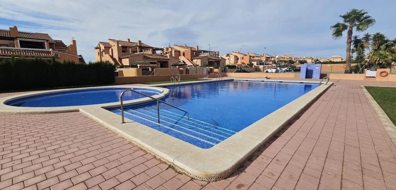 Herverkoop - Appartement / flat -
Torrevieja - Torrejón