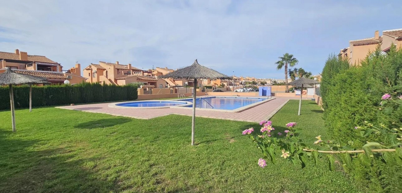 Sale - Apartment / flat -
Torrevieja - Torrejón